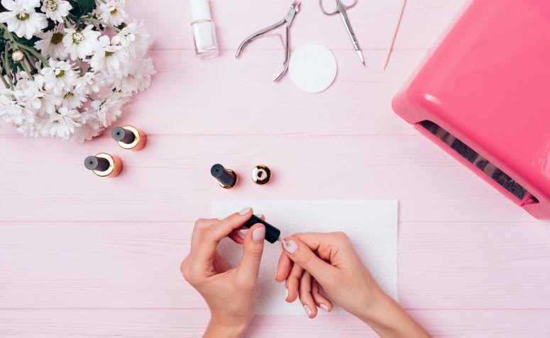 Discover How to Take Out Fiberglass Nails at Home, the Easy Way Discover How to Take Out Fiberglass Nails at Home, the Easy Way