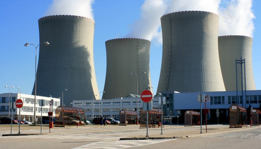 What Advantage does Nuclear Power have Over Fossil Fuels? What Advantage does Nuclear Power have Over Fossil Fuels?