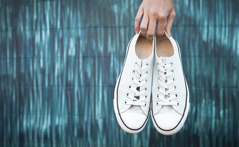How to Clean White Sneakers How to Clean White Sneakers